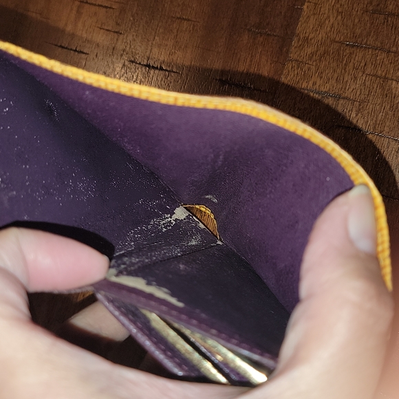 Authentic Louis Vuitton Epi yellow kisslock wallet - Picture 9 of 10